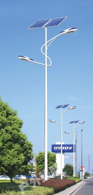 8-12米白色S臂LED雙燈頭太陽(yáng)能路燈TYN-01902