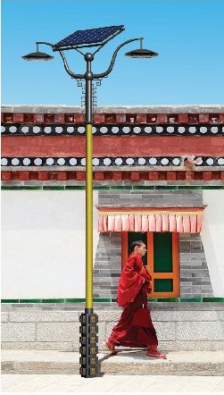 3-4米嫩綠叉形臂雙燈頭太陽(yáng)能庭院燈TYN-03101