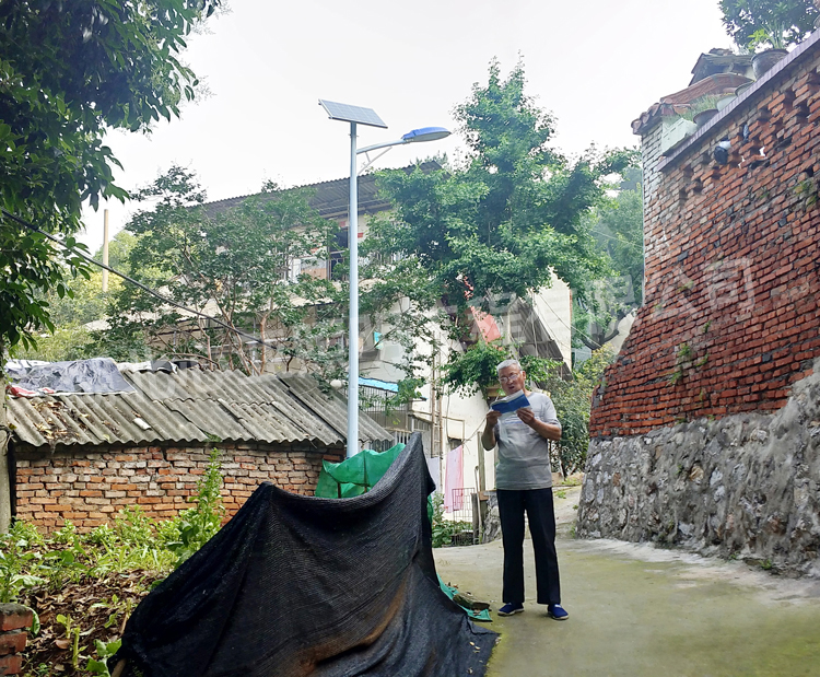 荊門東寶區(qū)福城花園社區(qū)太陽能路燈