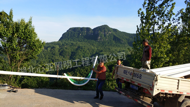 宜昌下堡坪九山村太陽能路燈照明項目