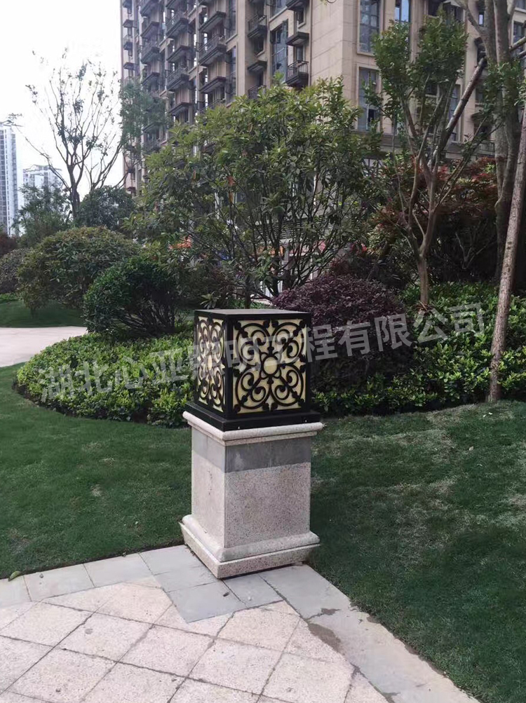 宜昌城東大道恒大帝景柱頭燈2