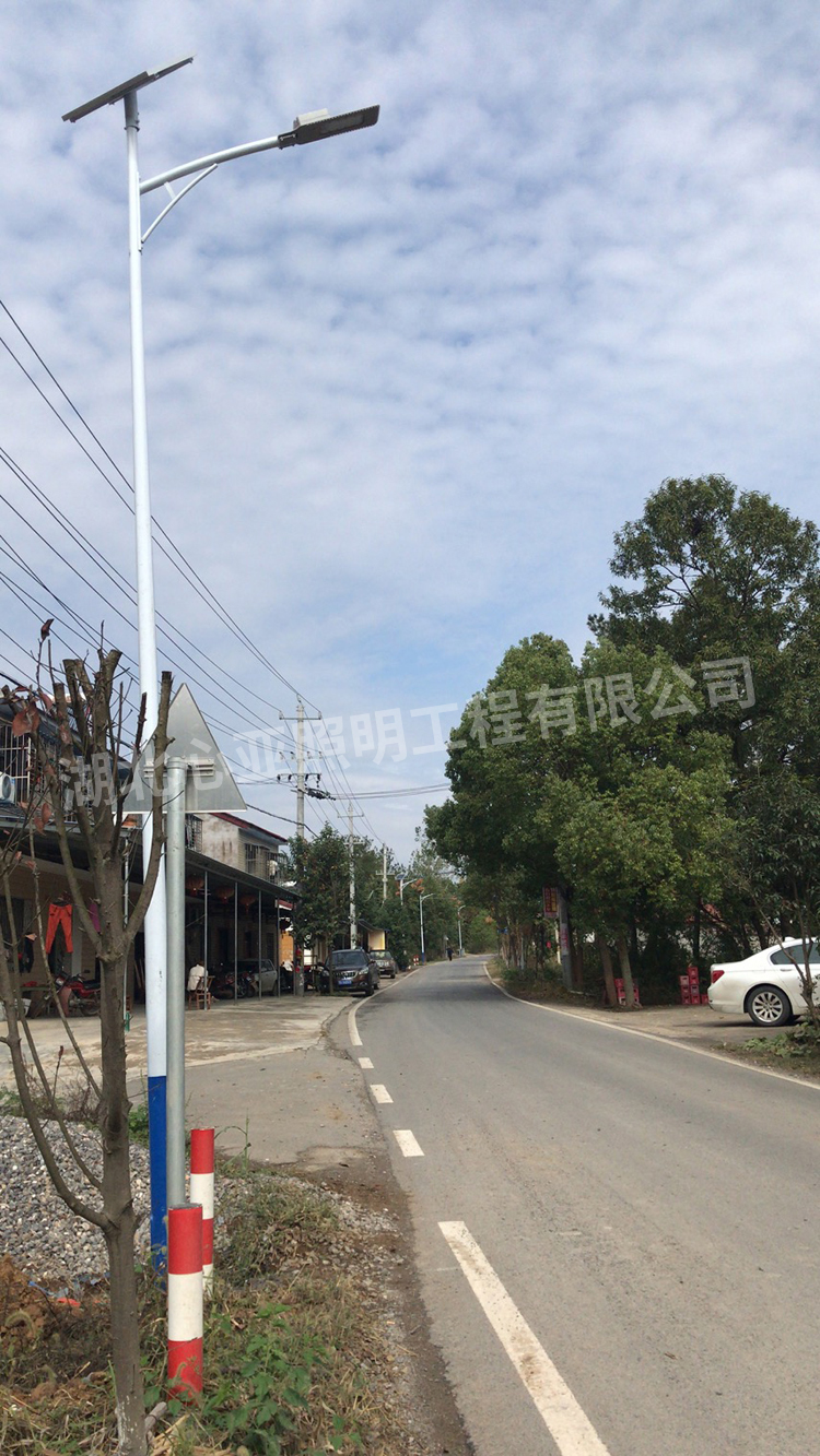 荊門漳河新區(qū)劉院村太陽能路燈照明項目