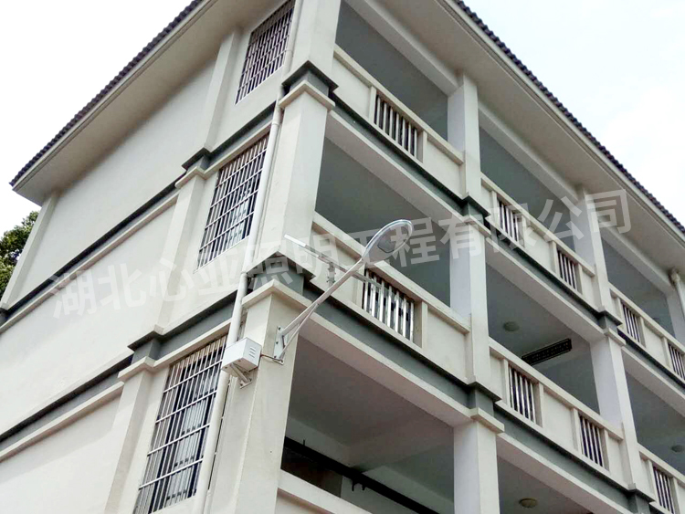 樟村坪向陽(yáng)小學(xué)太陽(yáng)能路燈安裝完成